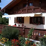 Axmann Apartament *